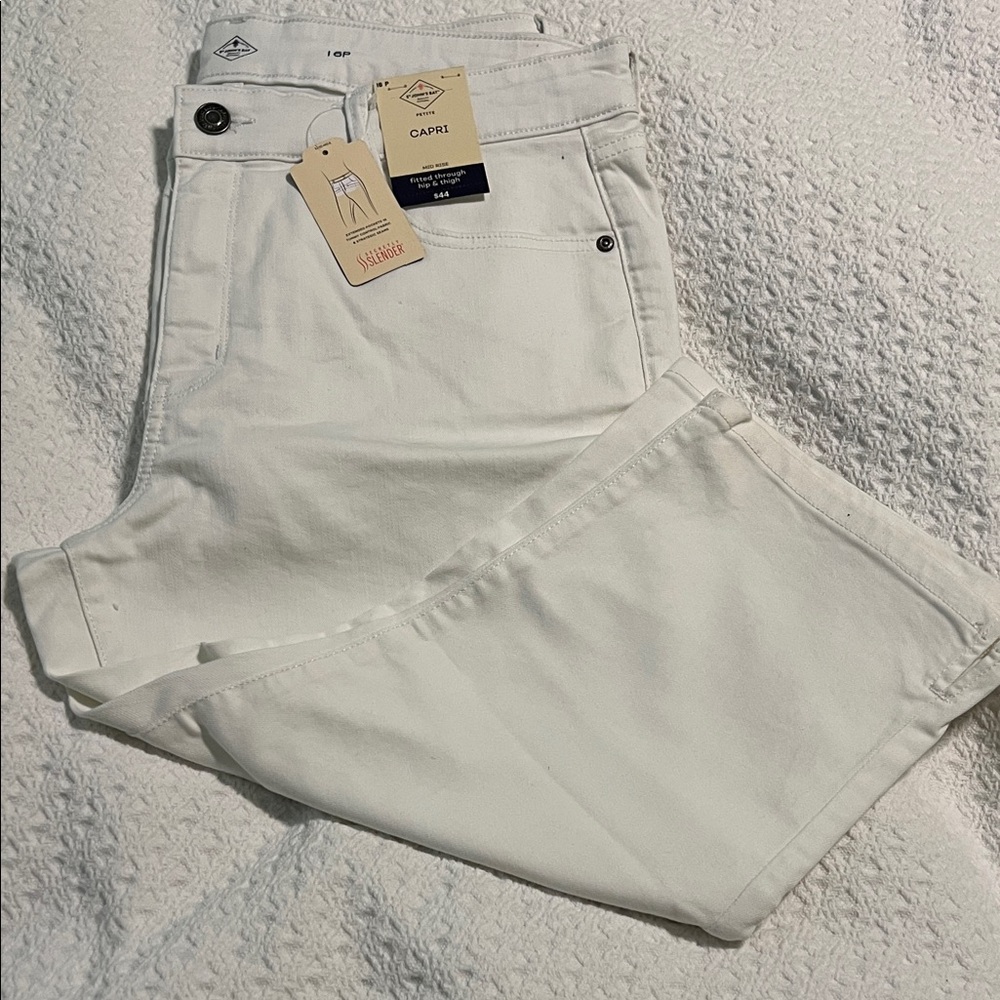 St. John's Bay White Women's Capris